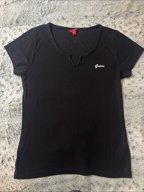 Guess Black Short Sleeve Scoop-Neck Tee with White Logo. Very Stretchy soft.